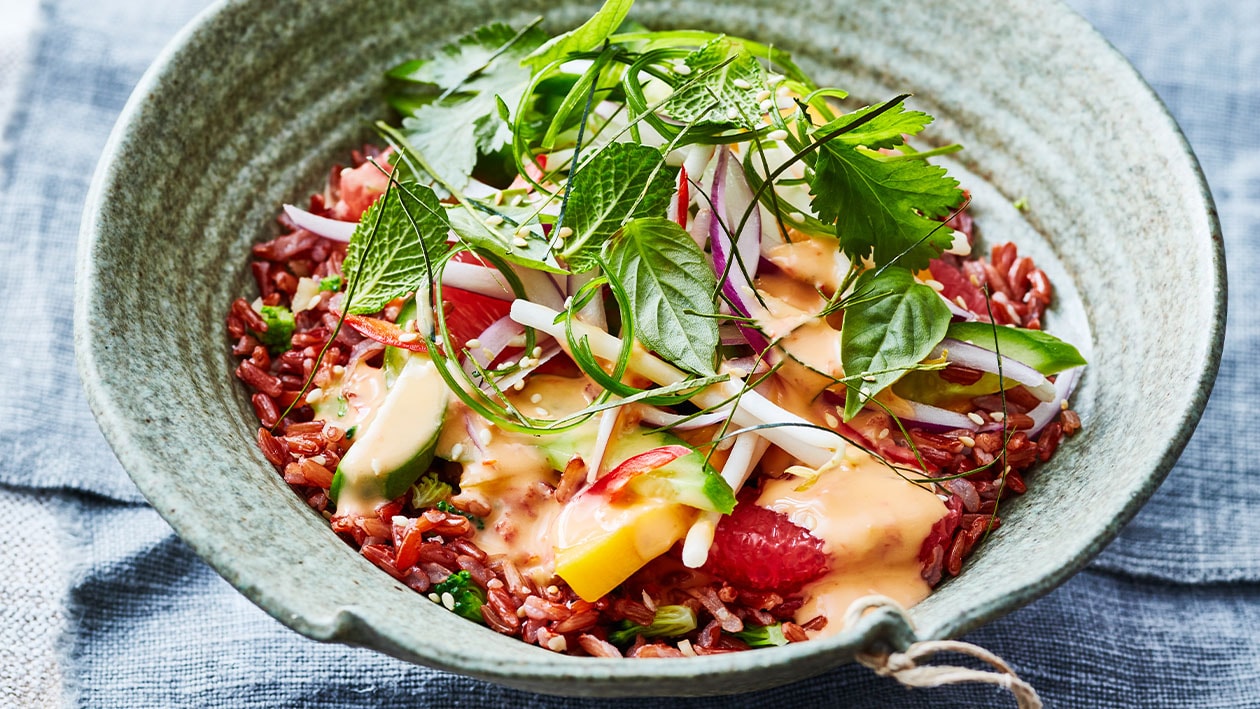 Thaise rode rijst salade met citrus gember vinaigrette Thaise rode rijst salade met citrus gember vinaigrette